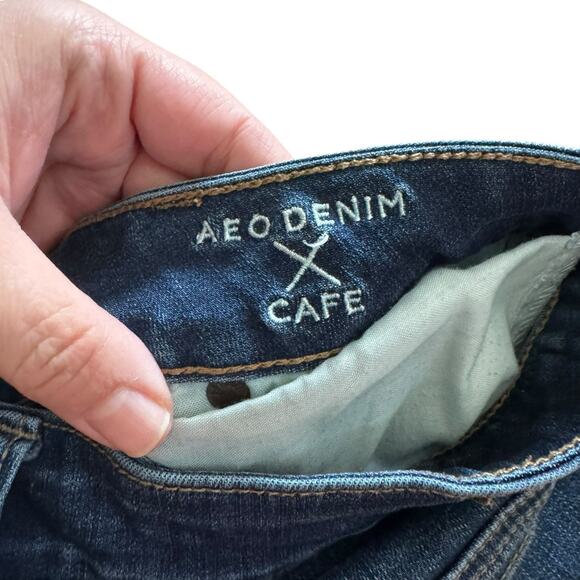 American Eagle Outfitters AE Denim Midi Jeans Shorts Stretch Raw Hem Dark Wash 4 - Picture 9 of 13